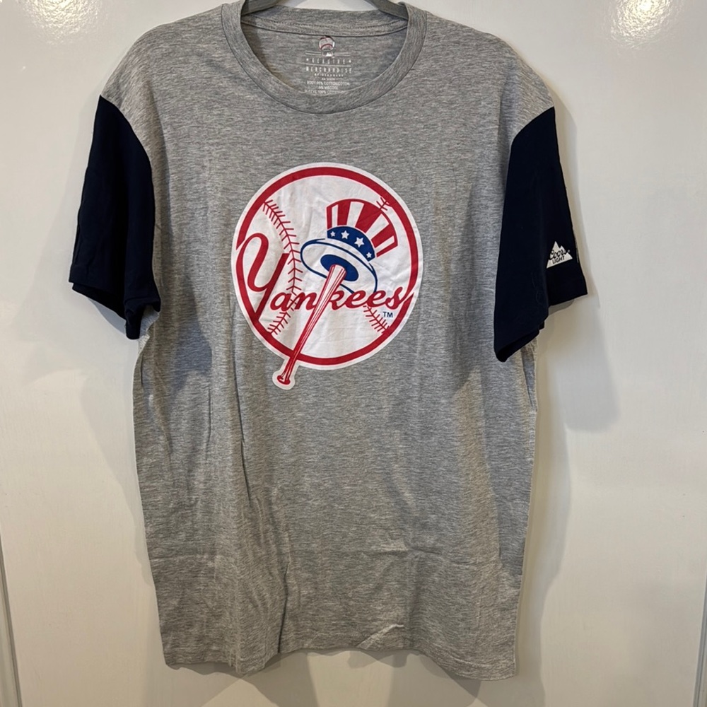 Gray Yankees Short Sleeve Tee
